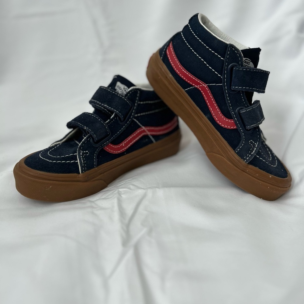 Vans Kids NEVER WORN Clean Navy and Red Sneakers